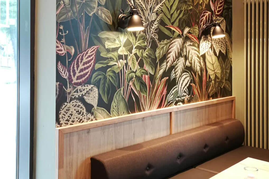 Projekte von PLUS - Interior Design in Zusammenarbeit mit Hunold Ladenbau | Neugestaltung Café Grüne Oase 2