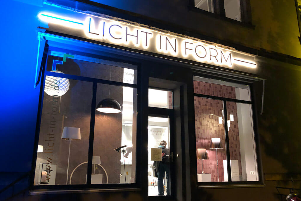 Projekte von PLUS - Interior Design Schaufenstergestaltung für Licht in Form in Dresden
