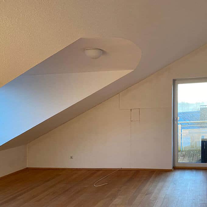 Projekte von PLUS - Interior Design | Private Wohnung Farbgestaltung Fersehzimmer 10